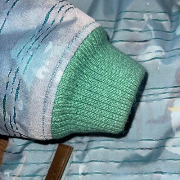 HOLDEN ski/snowboard jacket/gorgeous condition/L(pit to pit-21) - Picture 3 of 13